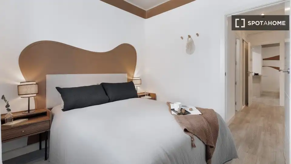 Dormitori de Apartament per a compartir en Madrid amb Aire condicionat, Terrassa i Moblat