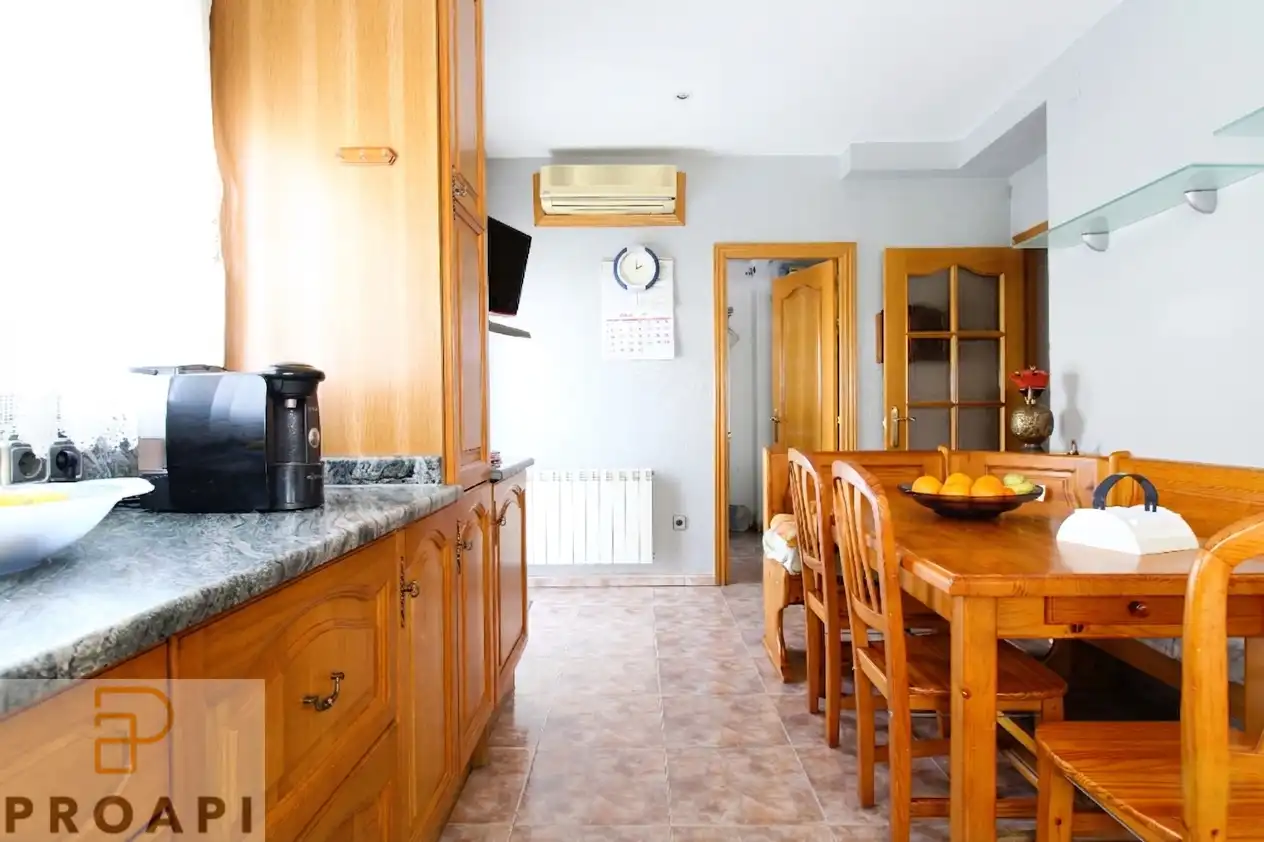 Cocina de Casa o chalet en venta en Girona con Aire acondicionado, Calefacción y Jardín privado