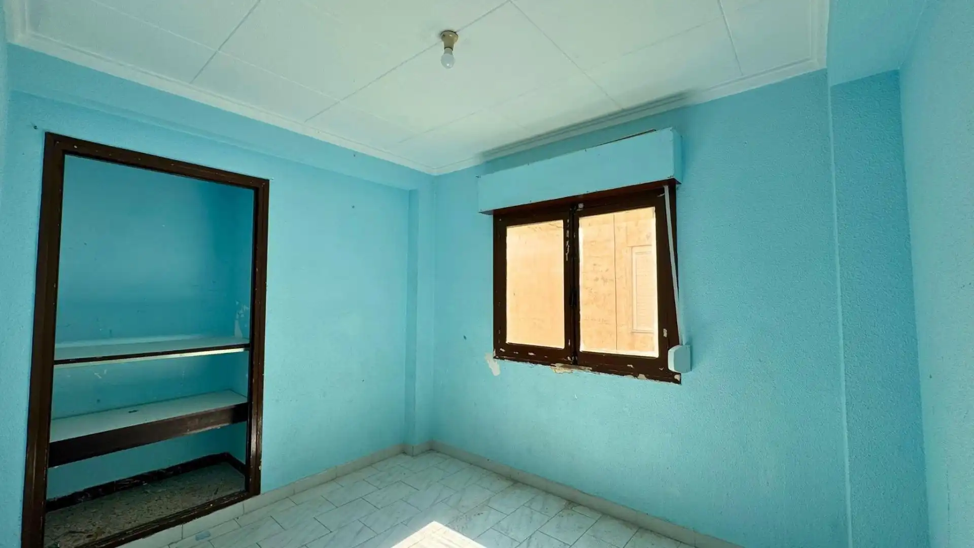 Habitación de Piso en venta en Elda con Balcón