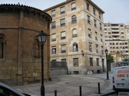 Vista exterior de Pis en venda en Salamanca Capital amb Calefacció i Moblat