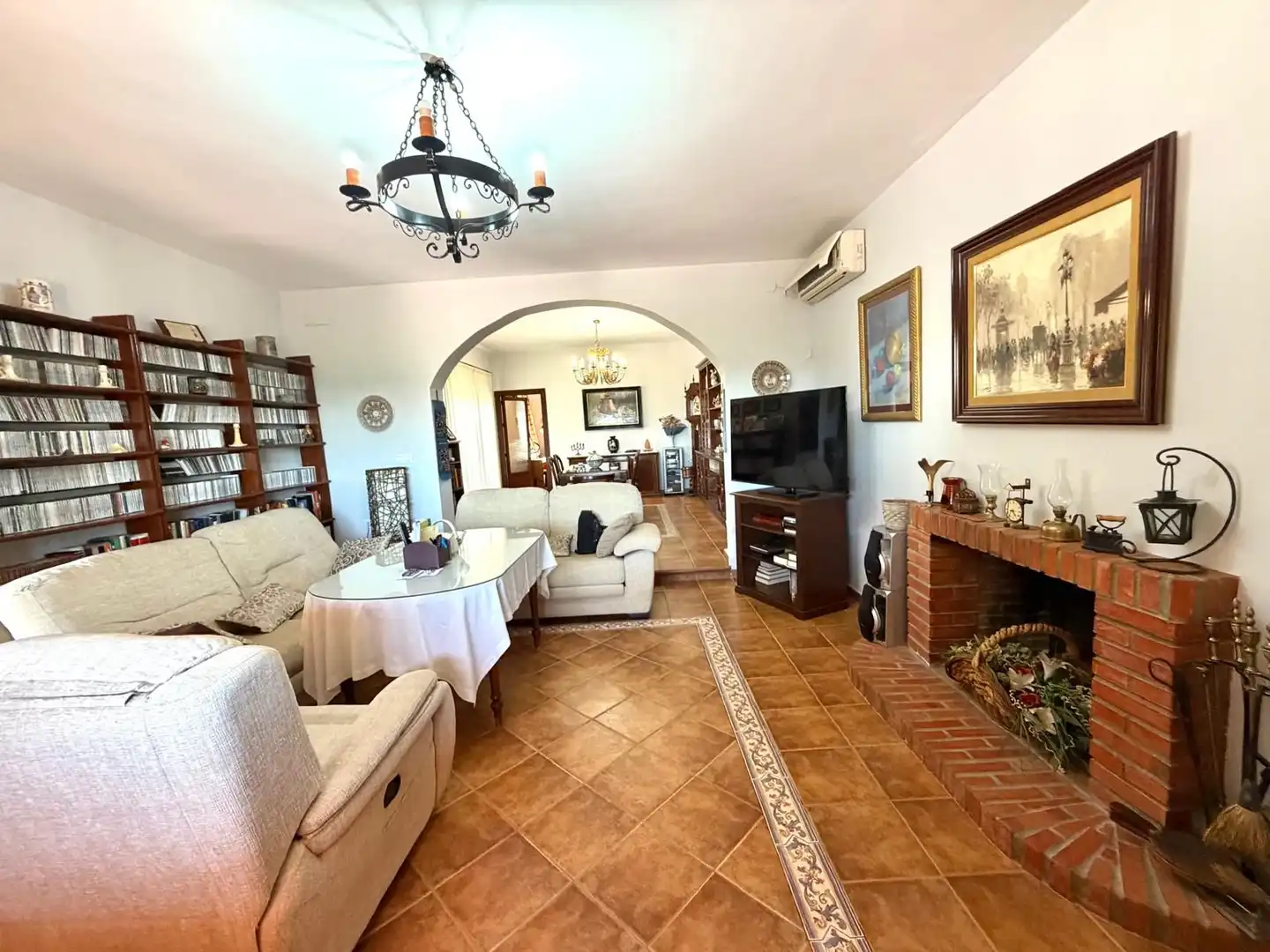 Sala d'estar de Casa o xalet en venda en Antequera amb Jardí privat, Terrassa i Traster