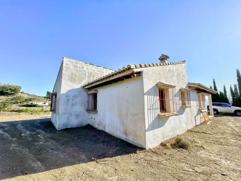 Casa rústica amb piscina en venda a El Borge, imagen 26
