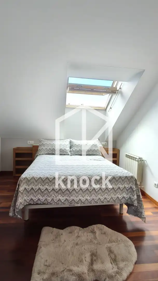 Bedroom of Flat for rent in Navia  with Heating, Parquet flooring and Furnished