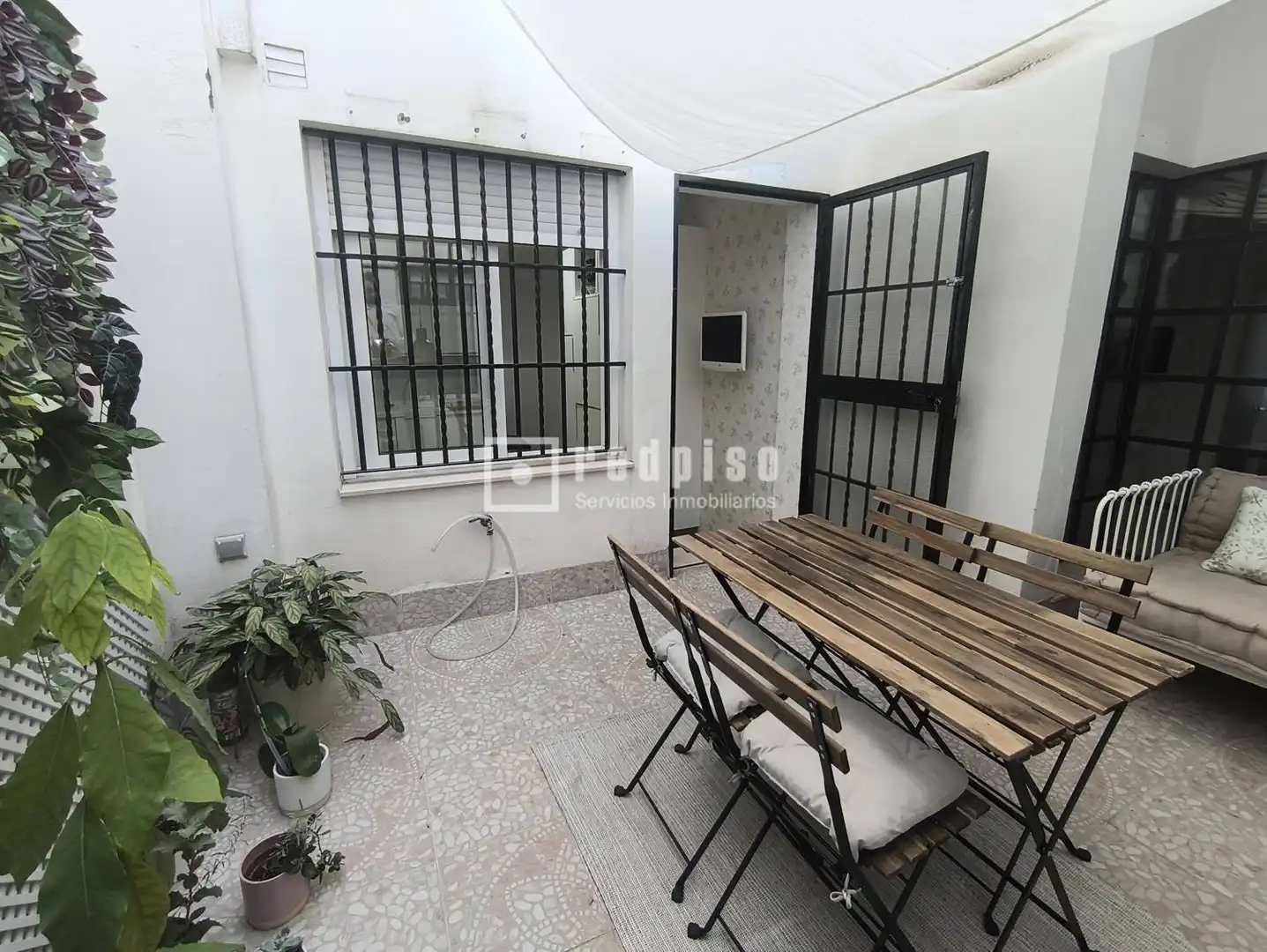 Jardín de Piso de alquiler en Sevilla con Aire acondicionado, Terraza y Amueblado
