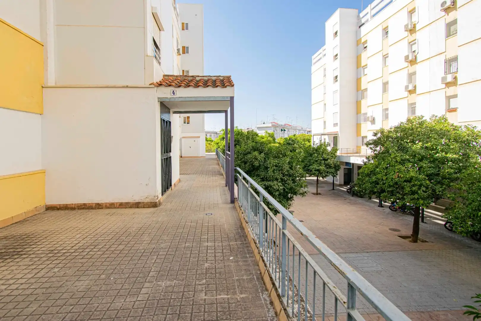 Exterior view of Flat for sale in Sevilla  with Air Conditioner