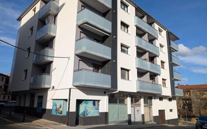 Außenansicht von Wohnung zum verkauf in Usurbil mit Heizung, Terrasse und Abstellraum