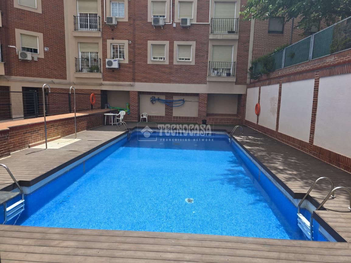 Piscina de Àtic en venda en Alcalá de Henares amb Aire condicionat, Calefacció i Traster