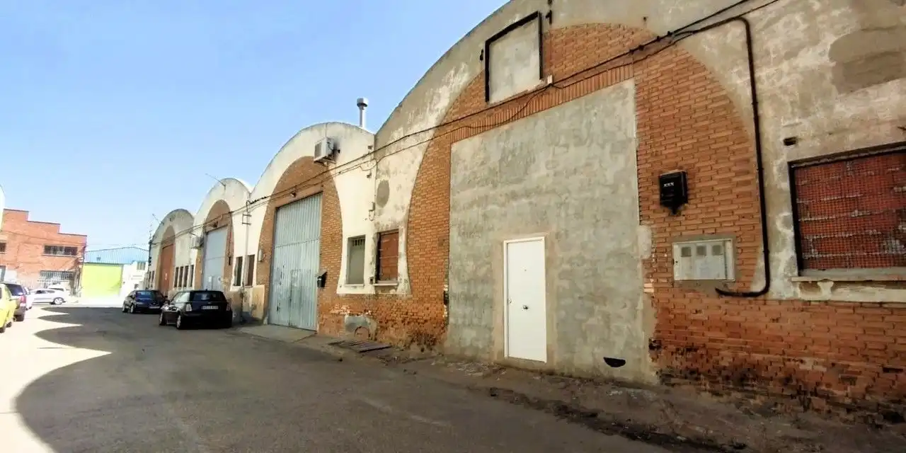 Local comercial en venta en de la Plata 9
