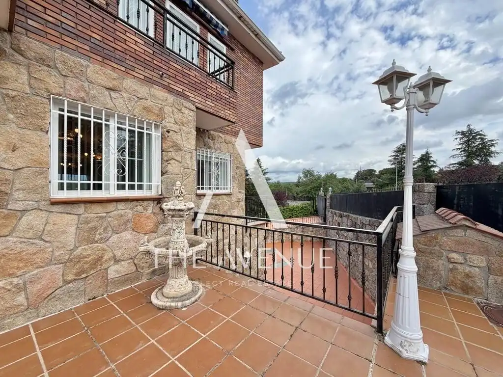 Chalet con terraza en venta en Calle PALOMA DE LA, imagen 4
