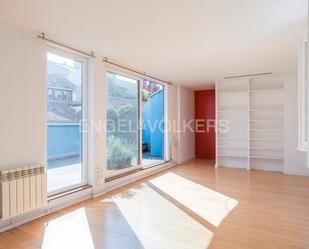 Exterior view of Apartment for sale in  Madrid Capital  with Air Conditioner, Heating and Terrace