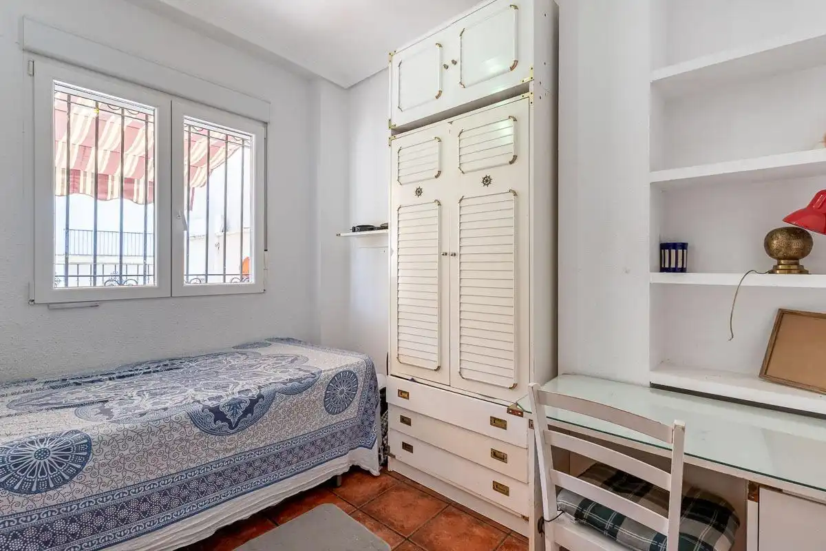 Dormitori de Àtic en venda en Granada amb Aire condicionat, Terrassa i Forn