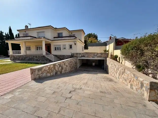 Vista exterior de Casa o xalet en venda en Sant Joan d'Alacant amb Calefacció, Jardí privat i Traster