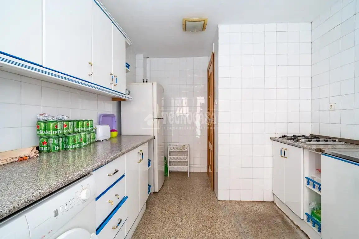 Kitchen of Flat for sale in Granada  with Terrace and Balcony