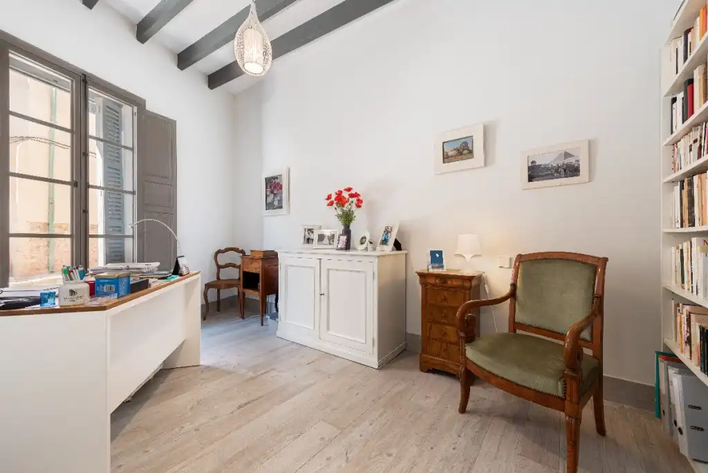 Wohnzimmer von Einfamilien-Reihenhaus zum Verkauf in Pollença mit Klimaanlage, Heizung und Privatgarten