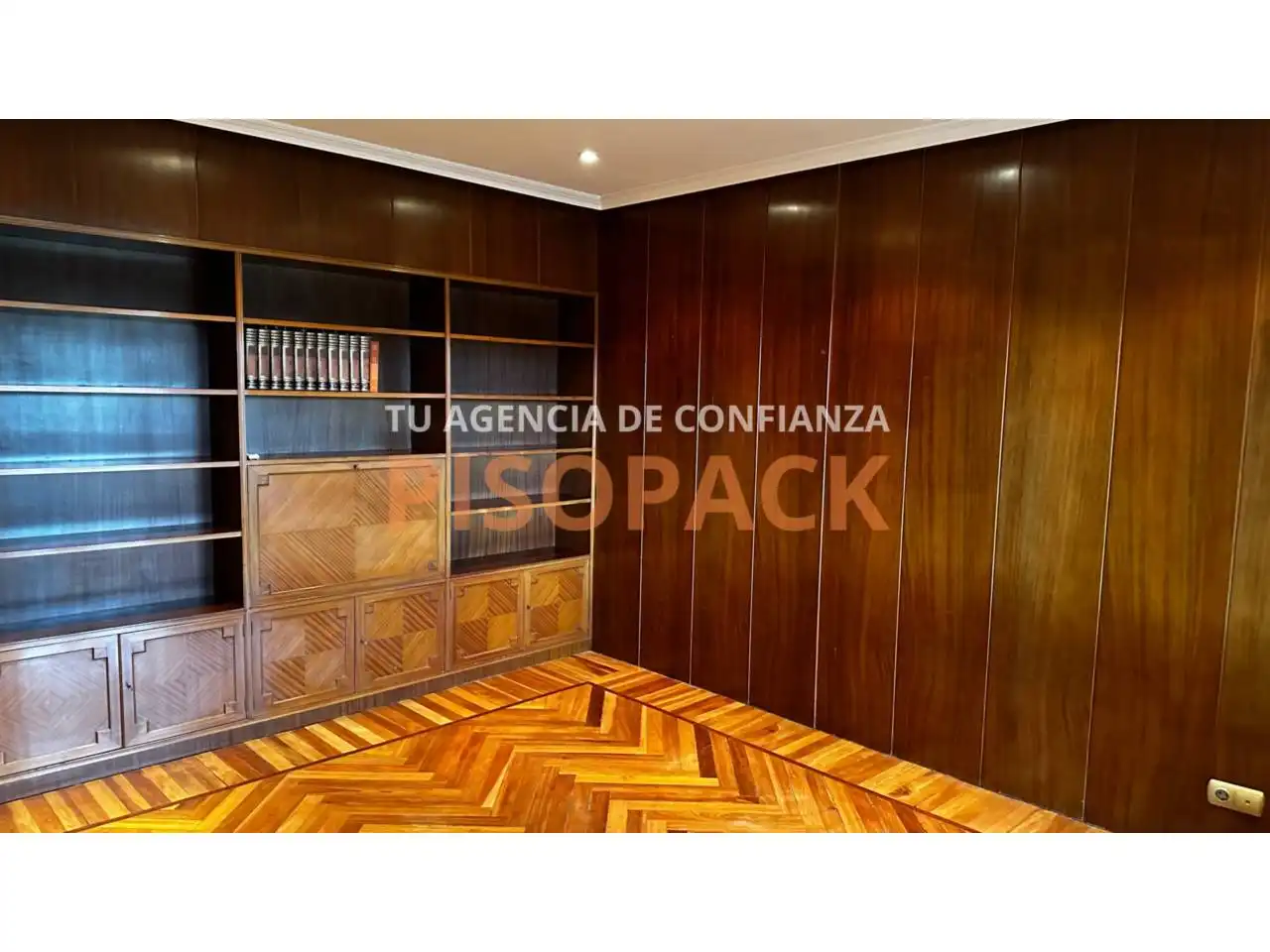 Piso en venta en  Pamplona / Iruña con Calefacción, Terraza y Balcón