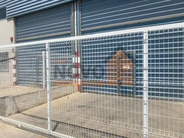 Außenansicht von Fabrikhallen zur Miete in La Pobla Llarga