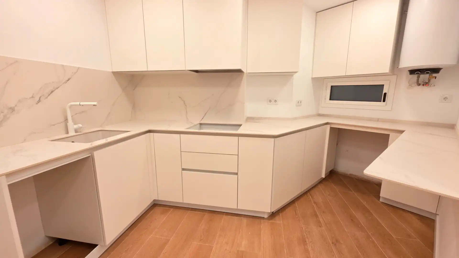 Küche von Wohnung zum Verkauf in Tarragona mit Klimaanlage, Heizung und Parkett