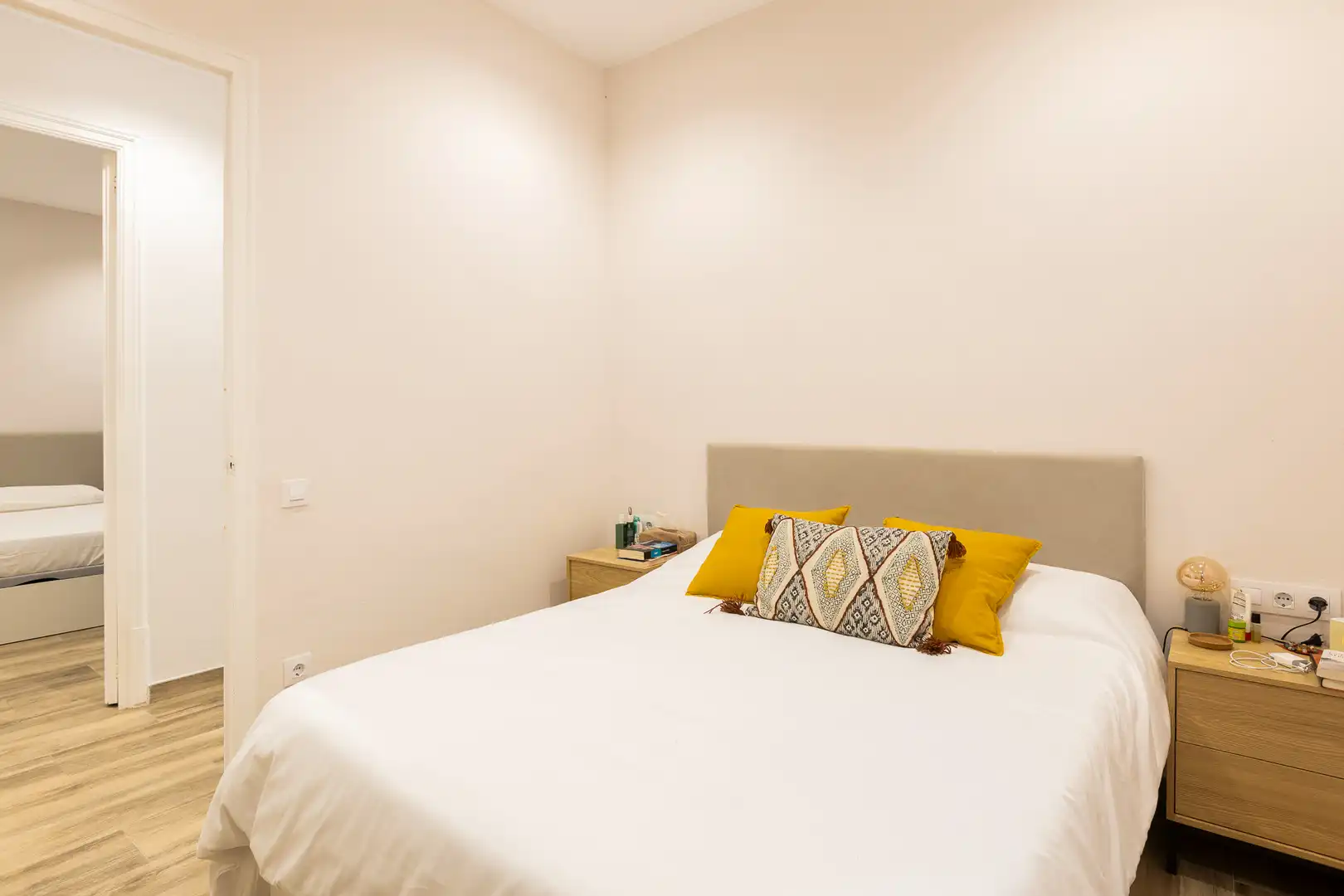 Schlafzimmer von Wohnung zum Verkauf in Barcelona mit Balkon