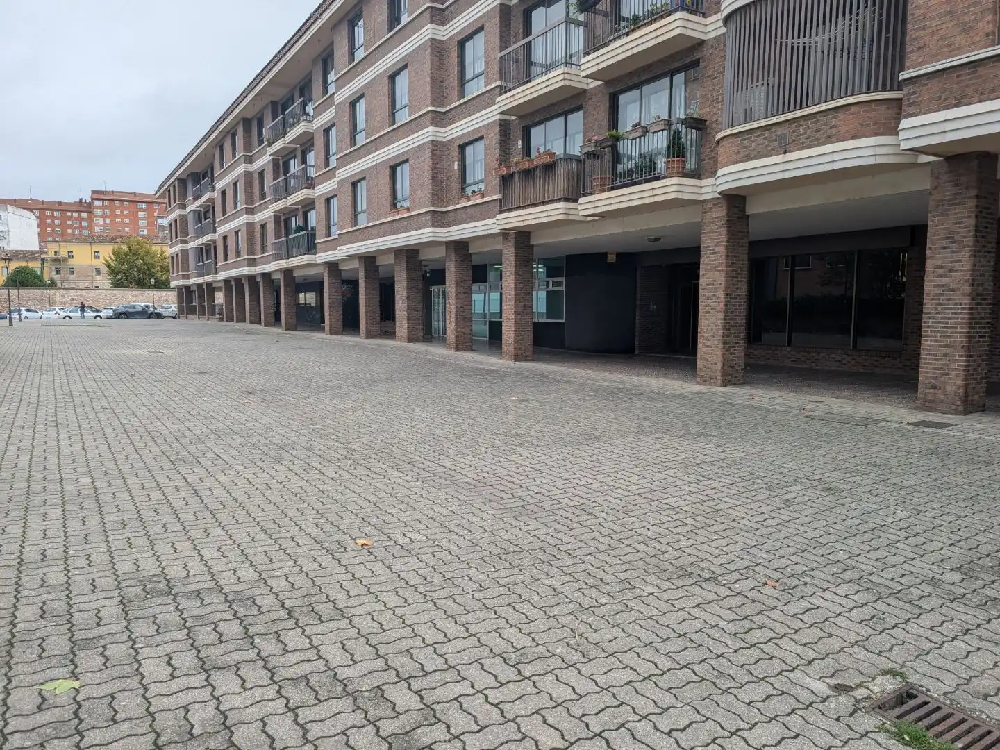 Vista exterior de Oficina de alquiler en Burgos con Aire acondicionado, Calefacción y Amueblado