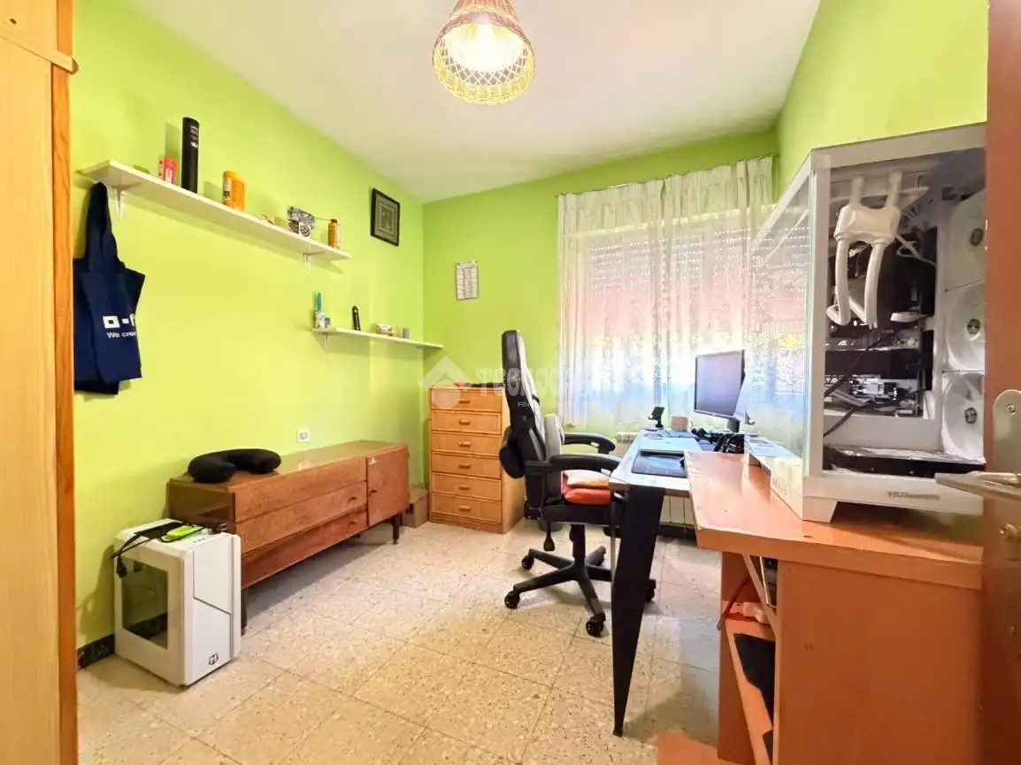 Habitación de Piso en venta en Madrid con Calefacción, Terraza y Amueblado
