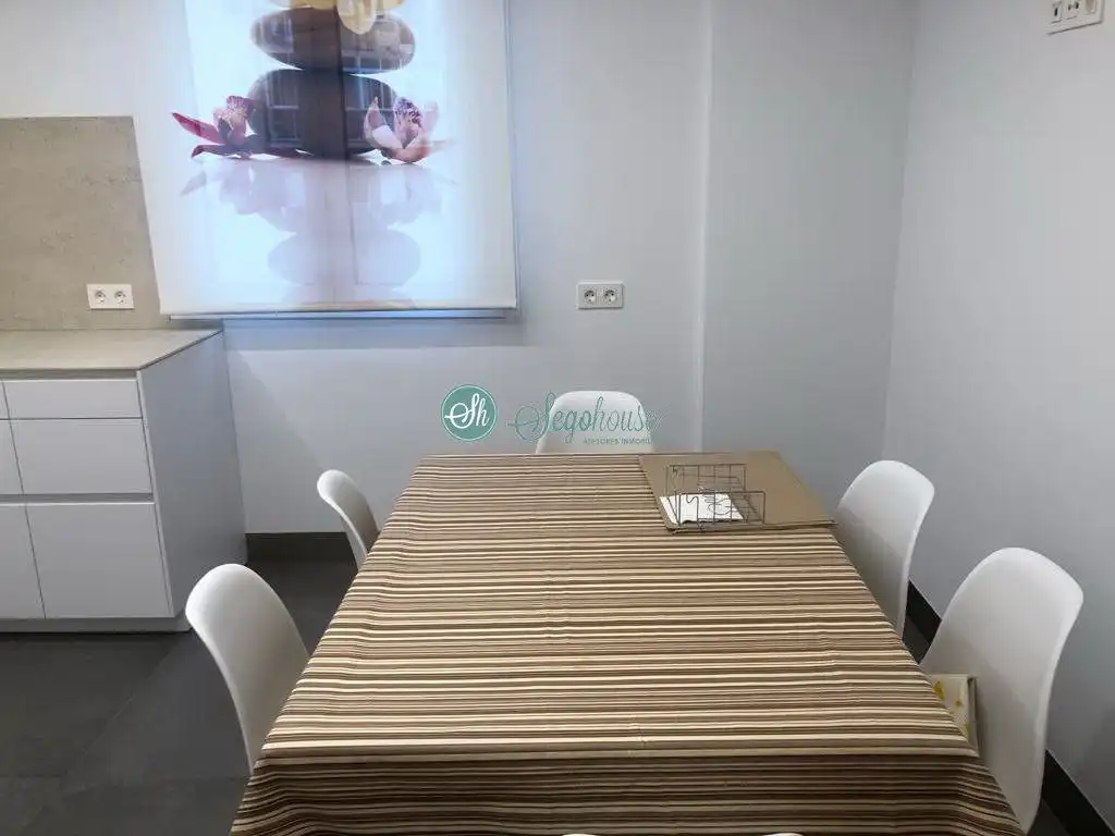 Piso de alquiler en Segovia con Calefacción, Terraza y Amueblado