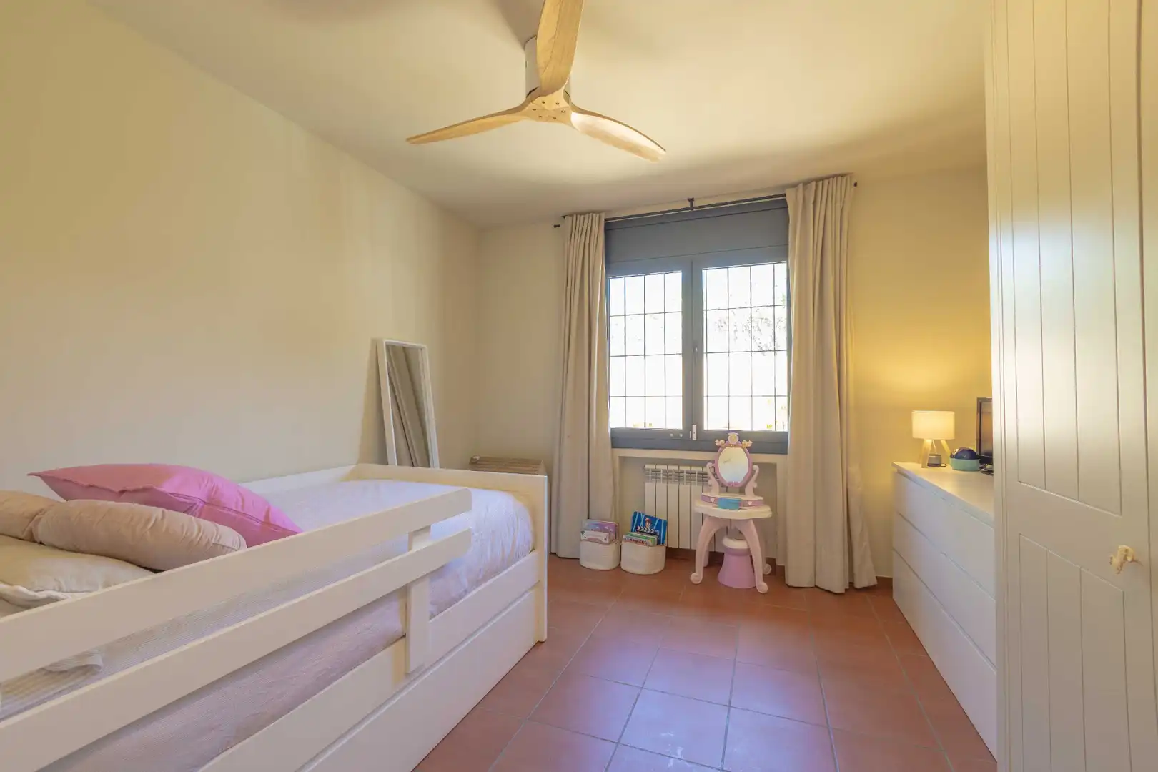 Bedroom of Houses for sale in Sant Vicenç de Montalt  with Air Conditioner, Heating and Private garden