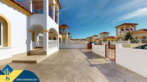 Casa renovada con piscina comunitaria, en la provincia de Alicante, en la ciudad de Orihuela Costa. 2 habitaciones | 80 m² | 8 kil, imagen 3