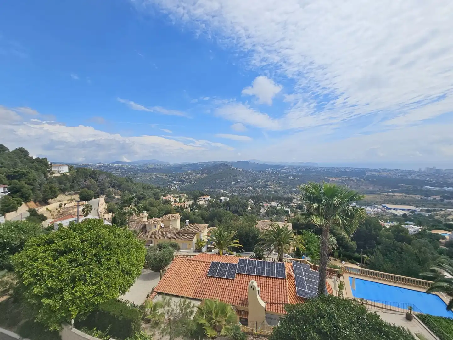 Vista exterior de Casa adosada en venta en Calpe / Calp con Aire acondicionado, Calefacción y Terraza
