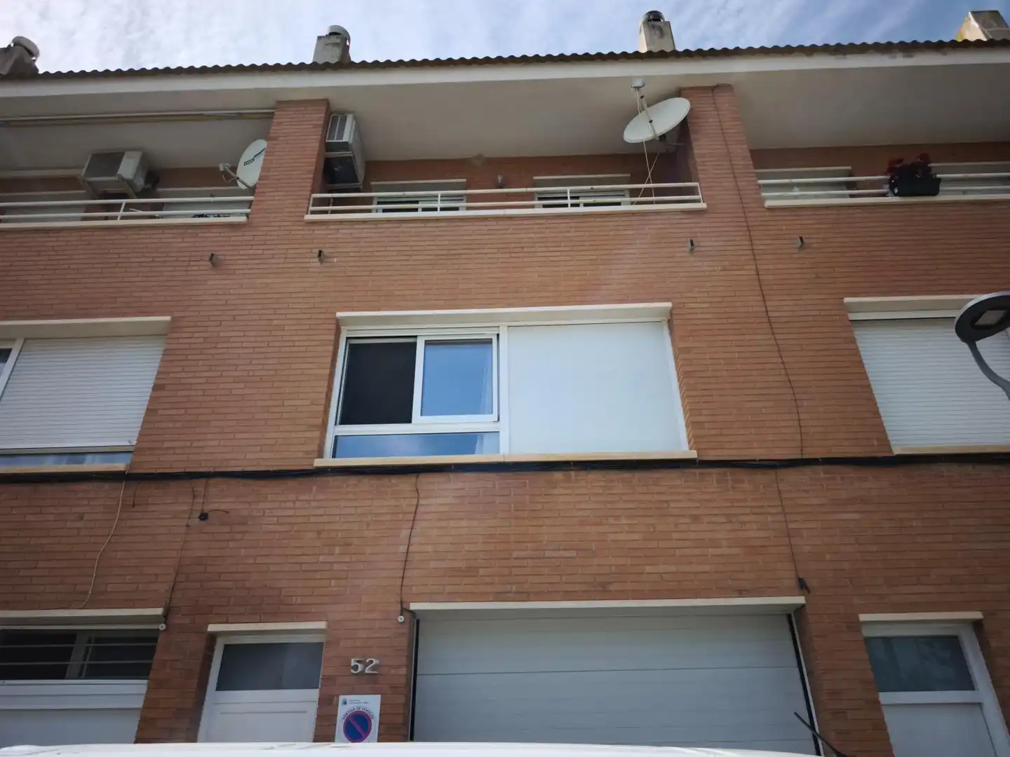 Vista exterior de Casa adosada en venda en La Ràpita amb Jardí privat, Terrassa i Traster