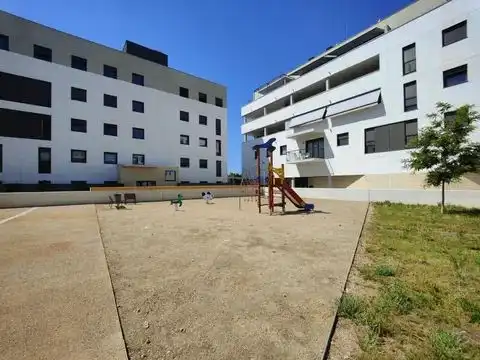 Parkplatz von Wohnung zur Miete in Calafell mit Klimaanlage, Heizung und Parkett