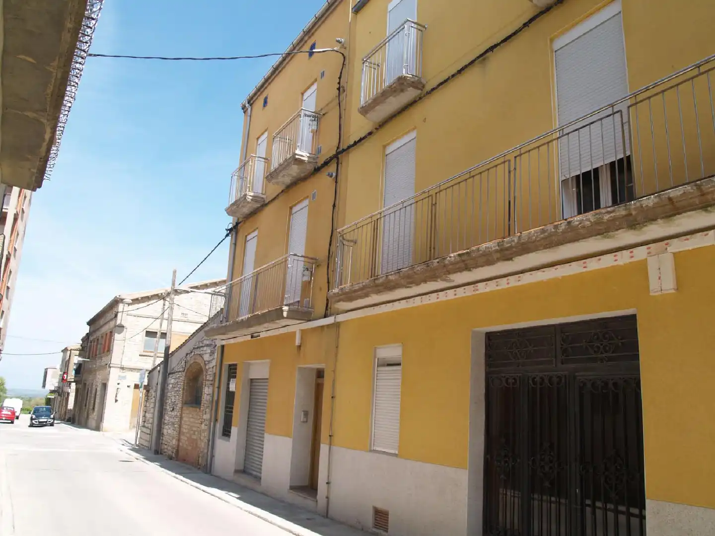 Vista exterior de Local en venda en Sant Guim de Freixenet