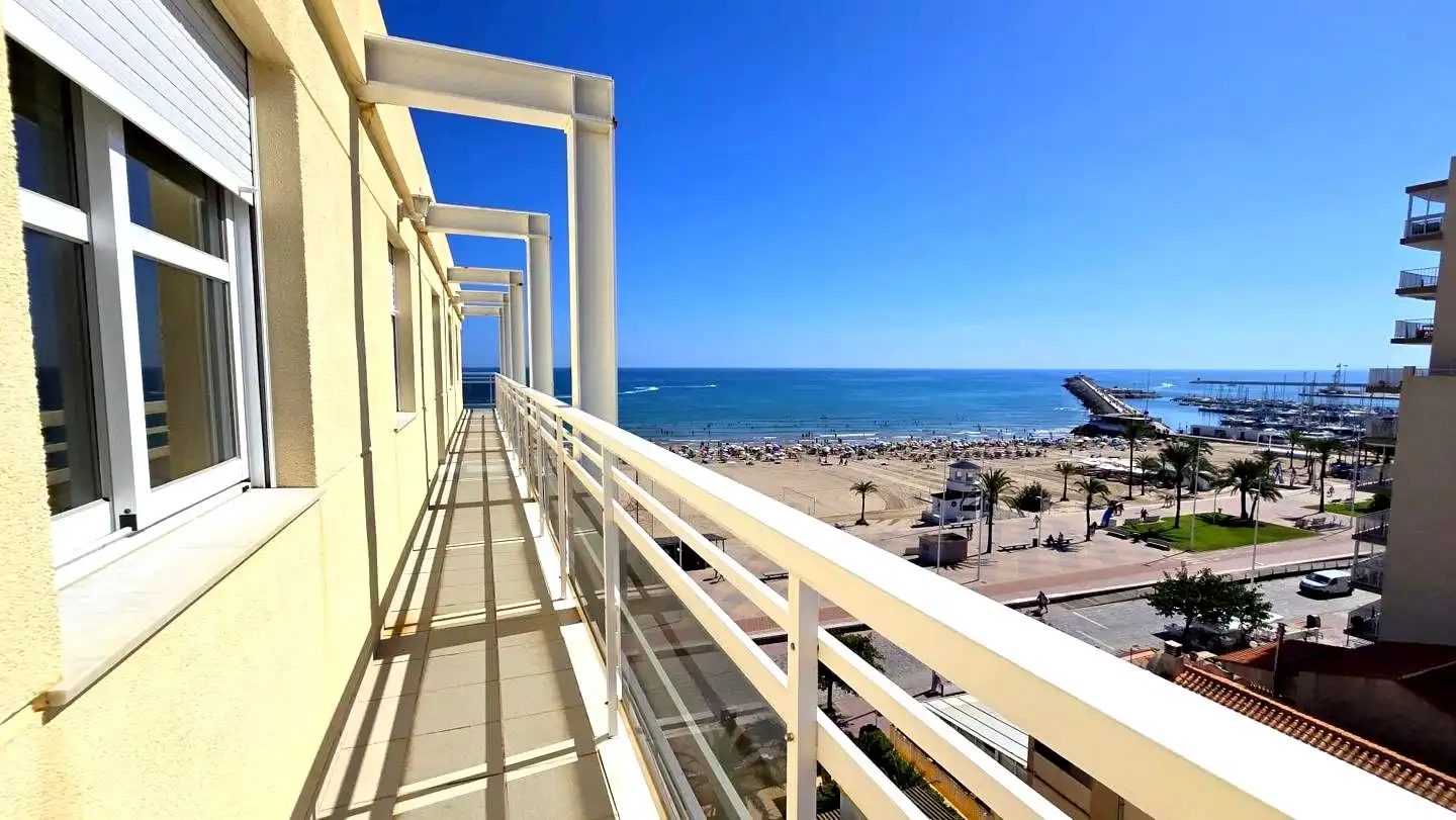 Attico con piscina in affitto a Passeig Marítim de Neptú 25, imagen 5