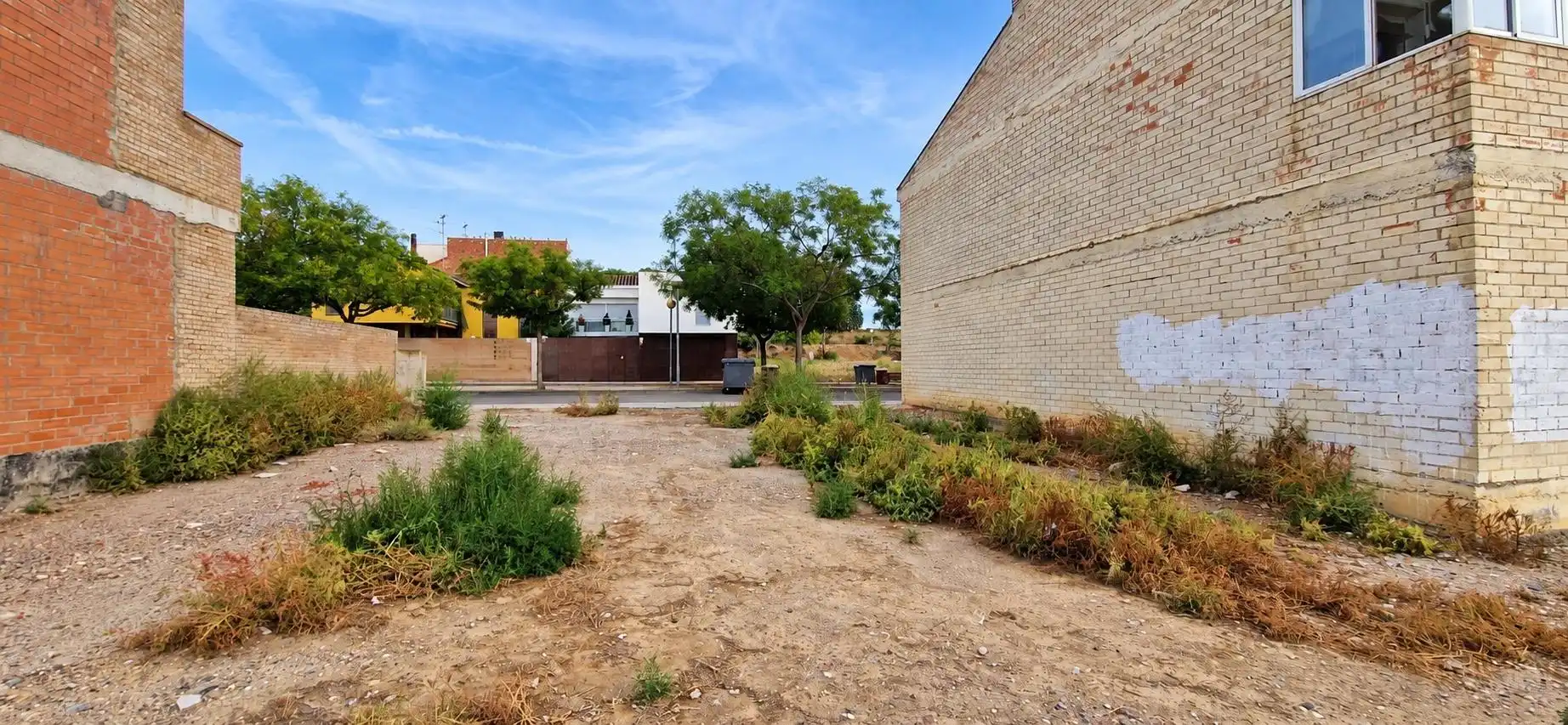 Terreny residencial en venda a Vuit de Març