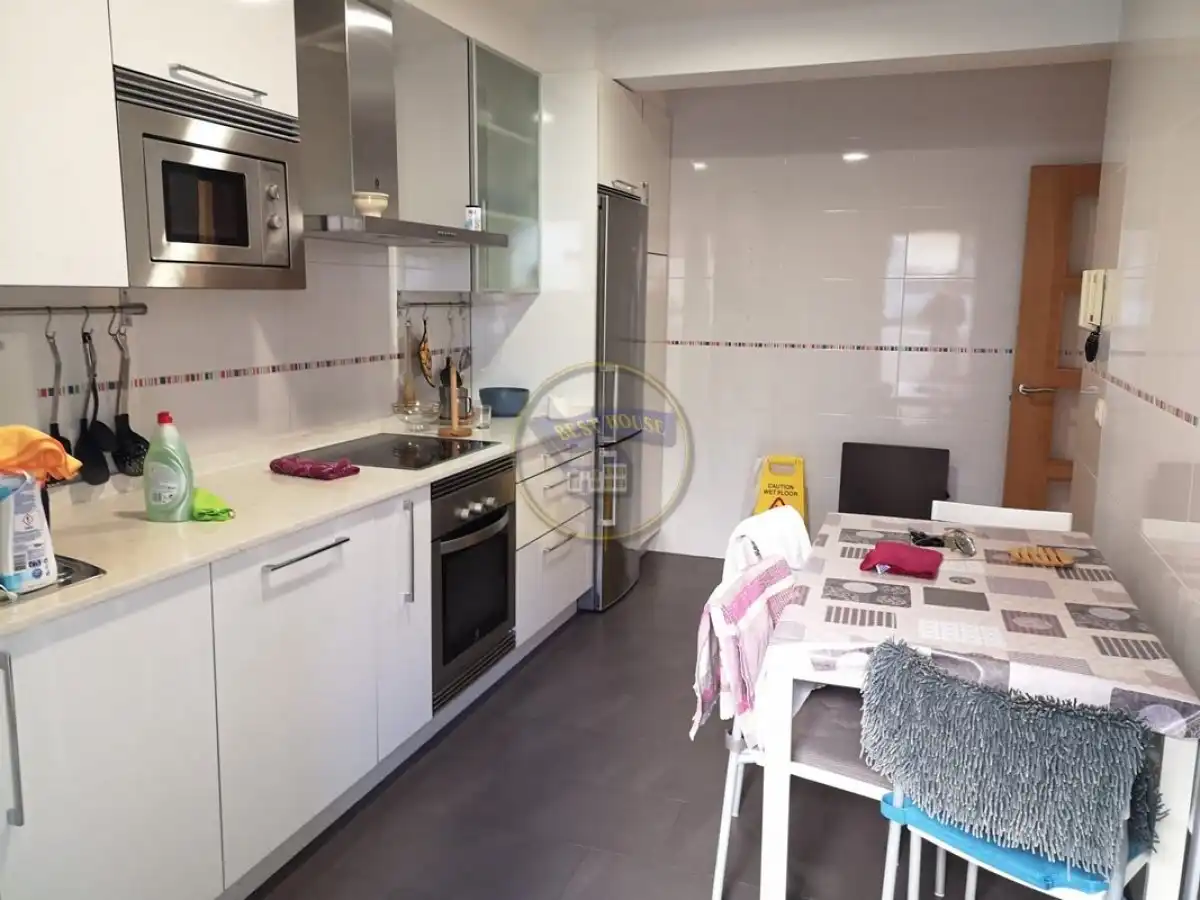 Kitchen of Flat for rent in Vigo   with Heating, Parquet flooring and Furnished