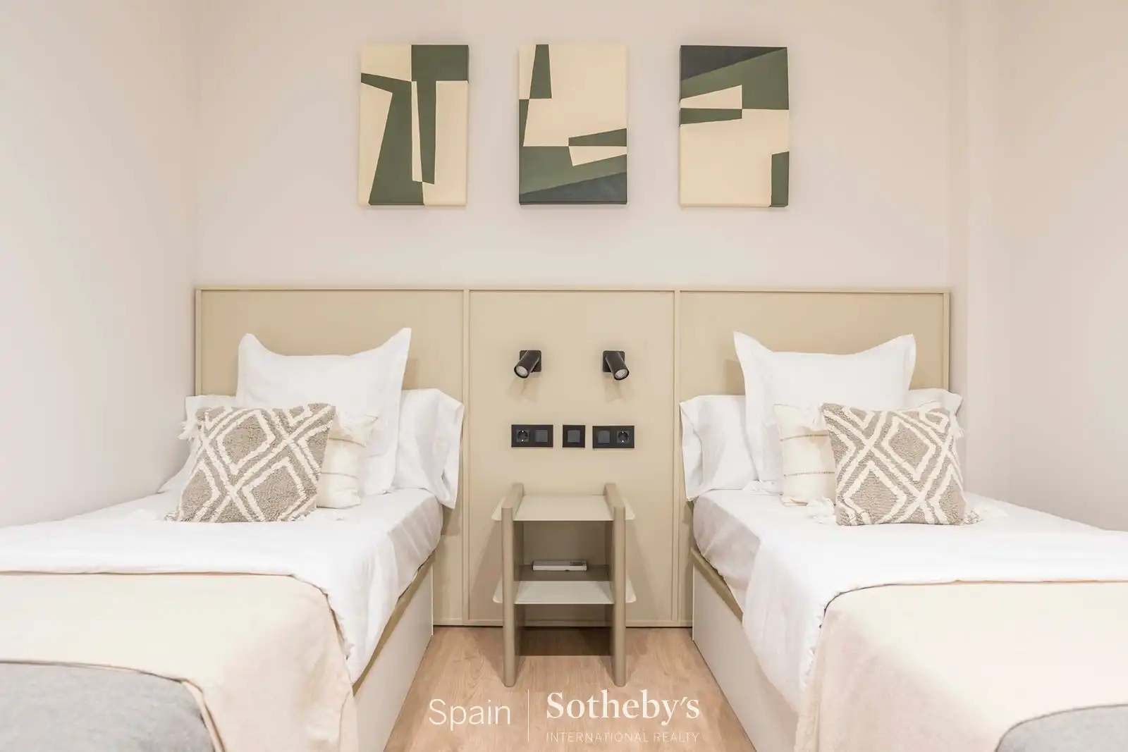Habitación de Apartamento en venta en Madrid con Aire acondicionado, Calefacción y Trastero