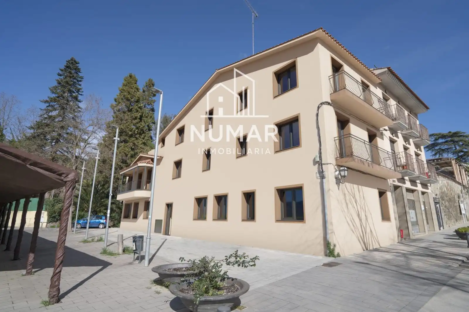 Außenansicht von Wohnung zum Verkauf in Dosrius mit Terrasse