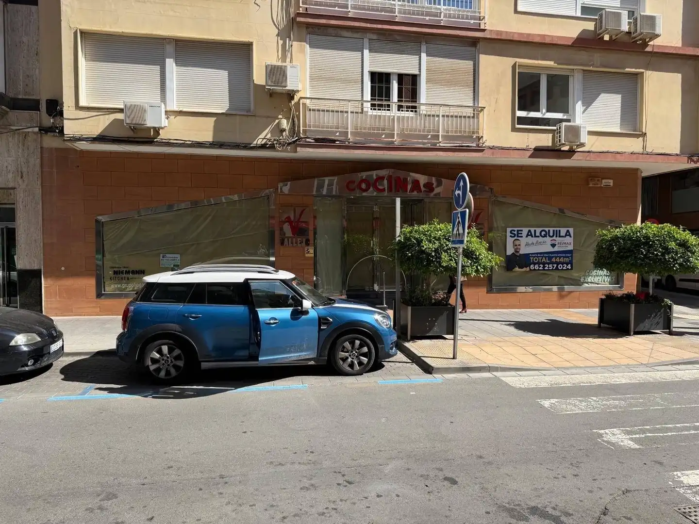 Local comercial de lloguer a Calle Calle San Leonardo
