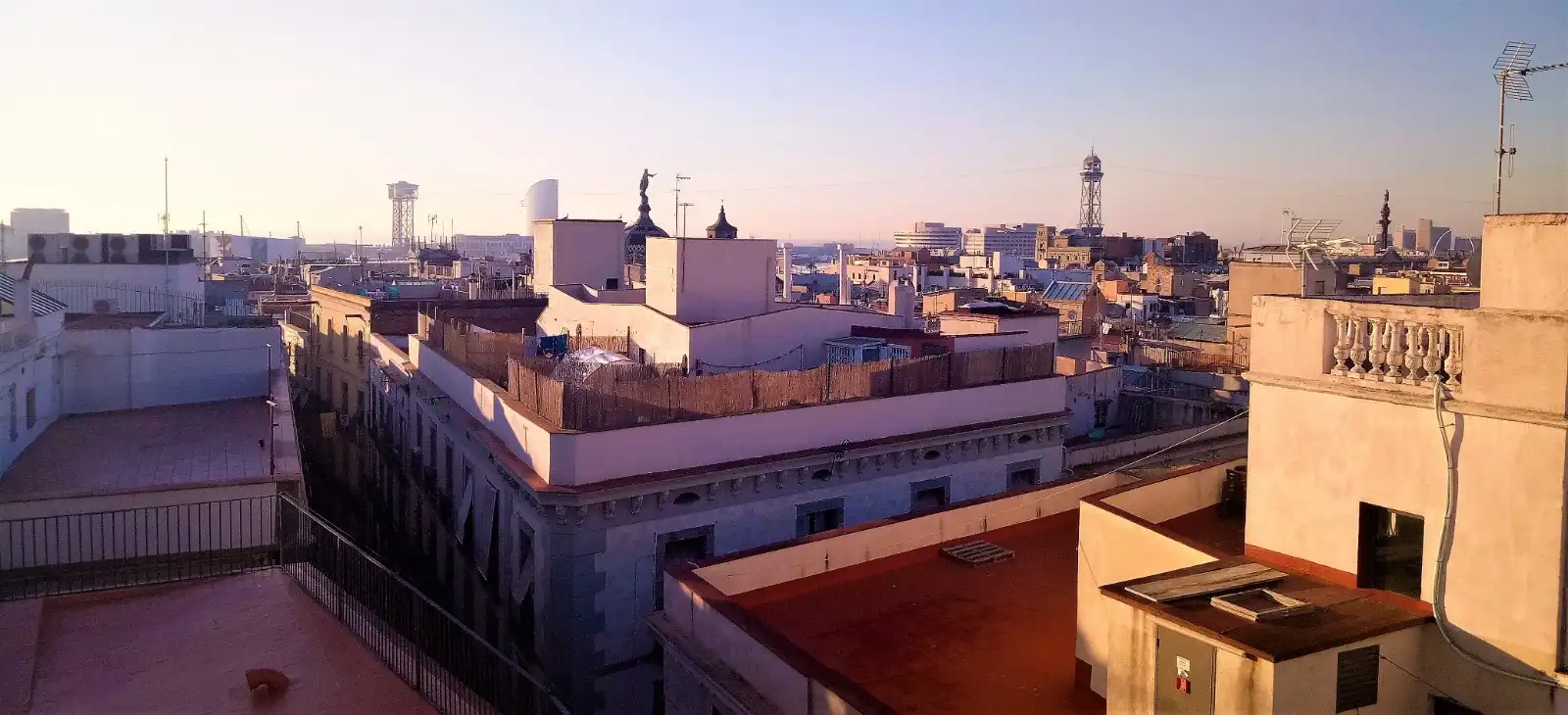Exterior view of Flat for sale in  Barcelona Capital  with Air Conditioner, Heating and Terrace