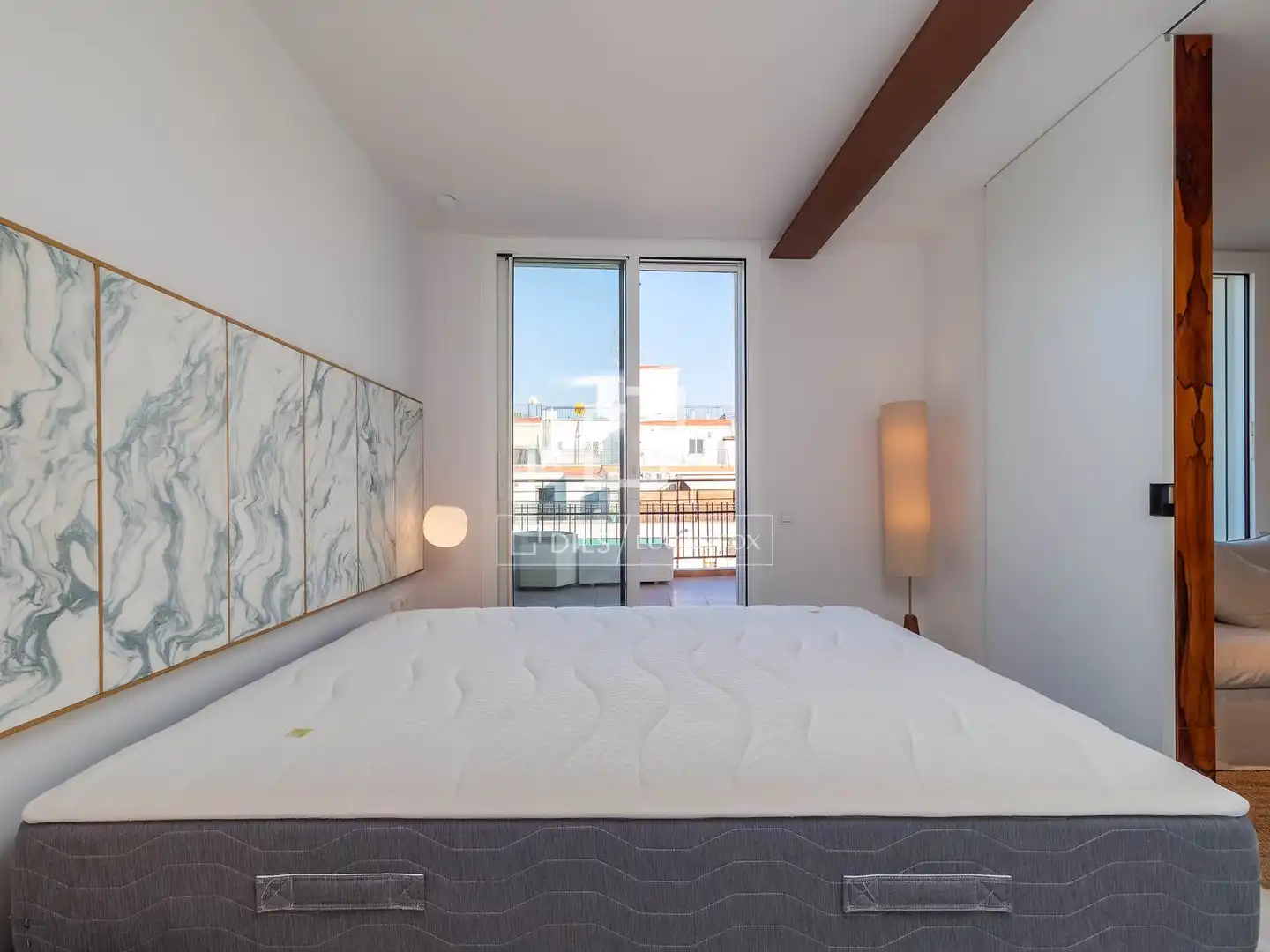 Dormitori de Àtic en venda en Barcelona amb Aire condicionat, Terrassa i Moblat