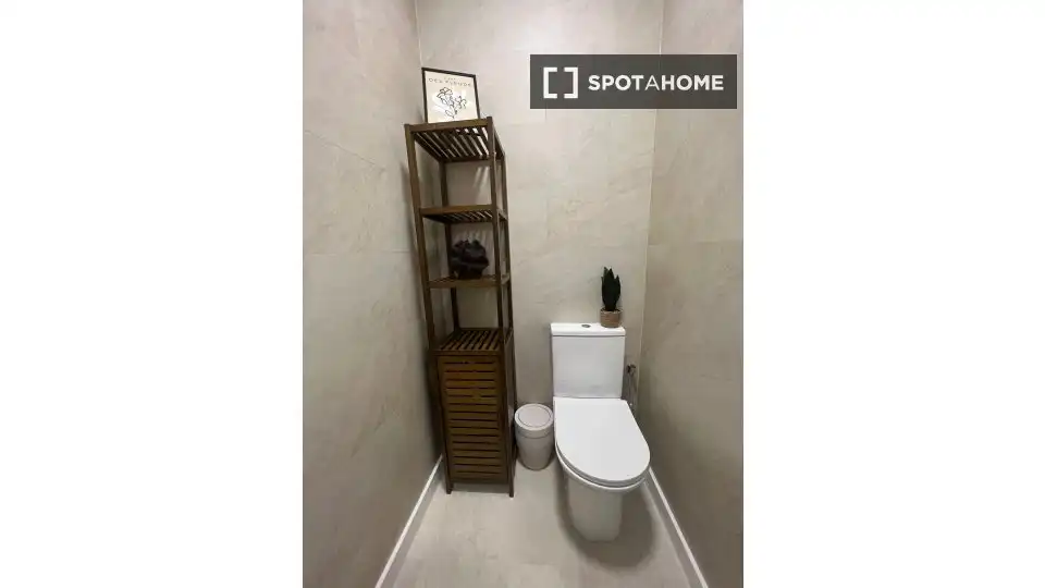 Bany de Apartament per a compartir en Mijas amb Aire condicionat, Terrassa i Moblat