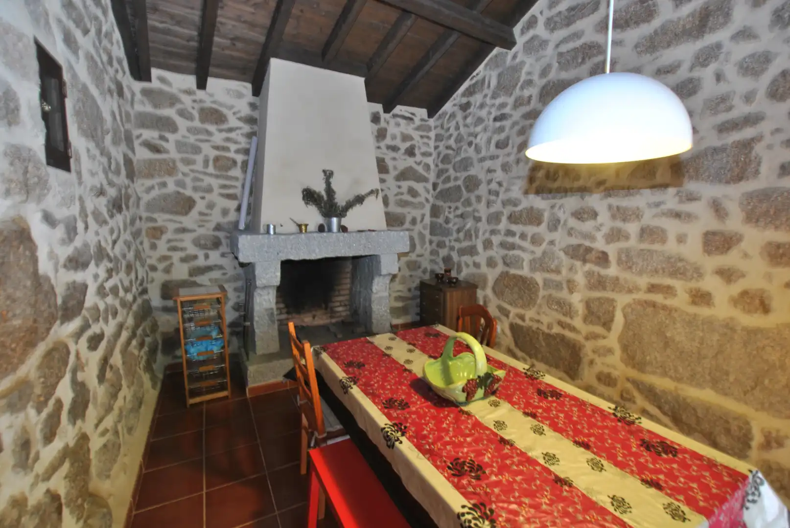Comedor de Casa adosada en venta en A Arnoia con Terraza, Trastero y Horno