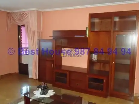 Sala de estar de Piso en venta en León Capital  con Calefacción, Parquet y Trastero