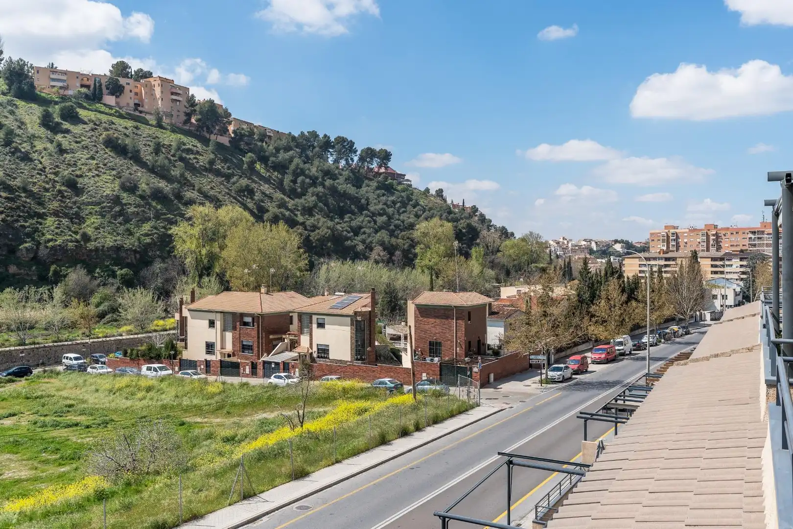 Vista exterior de Casa adosada en venta en Granada con Jardín privado y Balcón