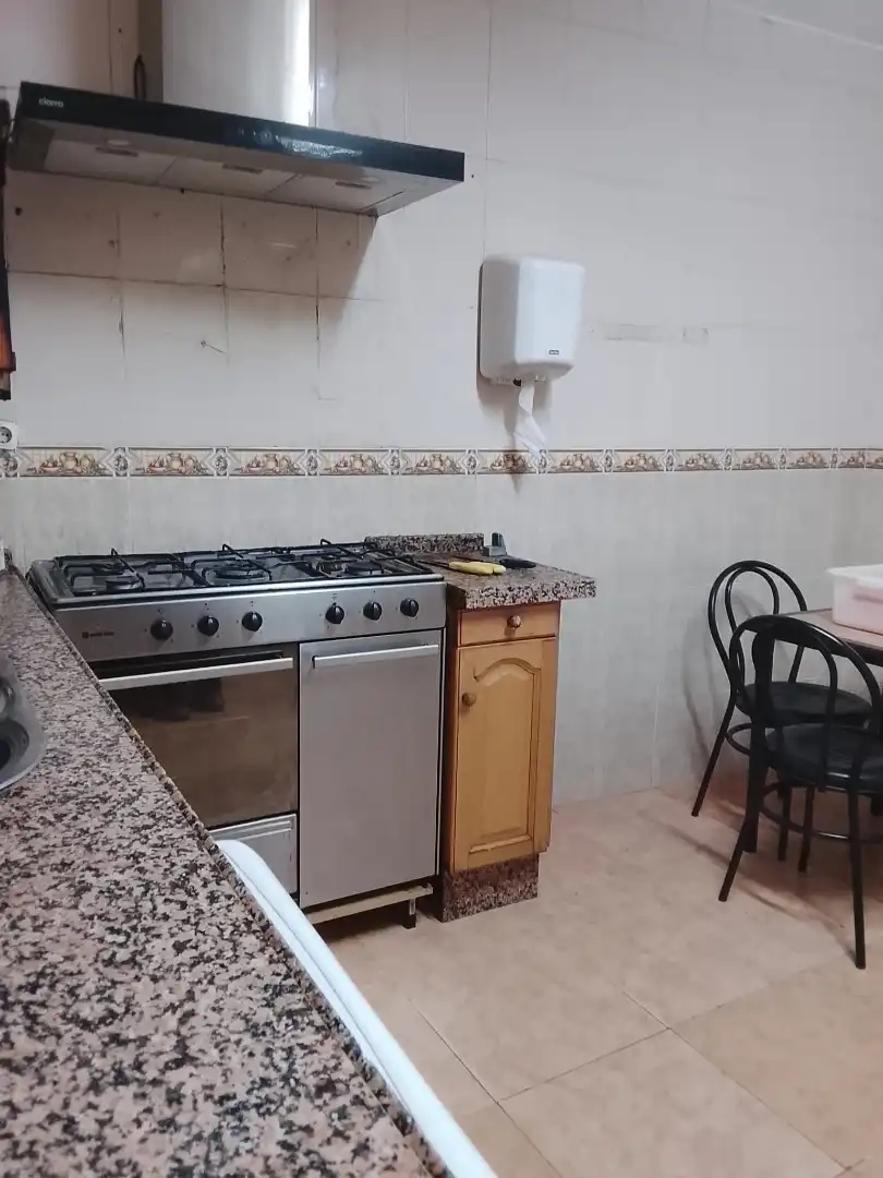 Cuina de Casa o xalet en venda en Pozorrubielos de la Mancha amb Calefacció, Moblat i Forn