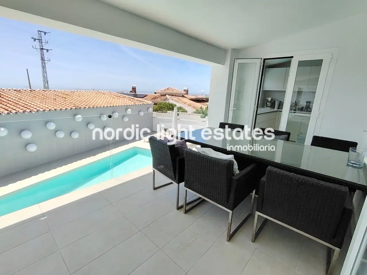 Vista exterior de Casa o chalet en venta en Nerja con Terraza y Piscina