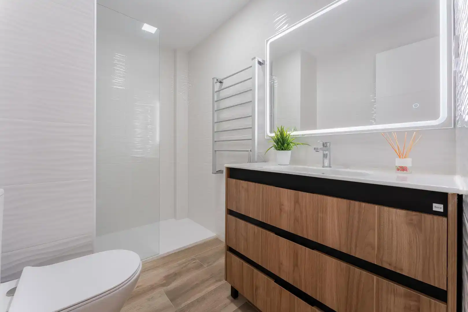Bathroom of Flat for rent in Salou  with Air Conditioner, Parquet flooring and Furnished