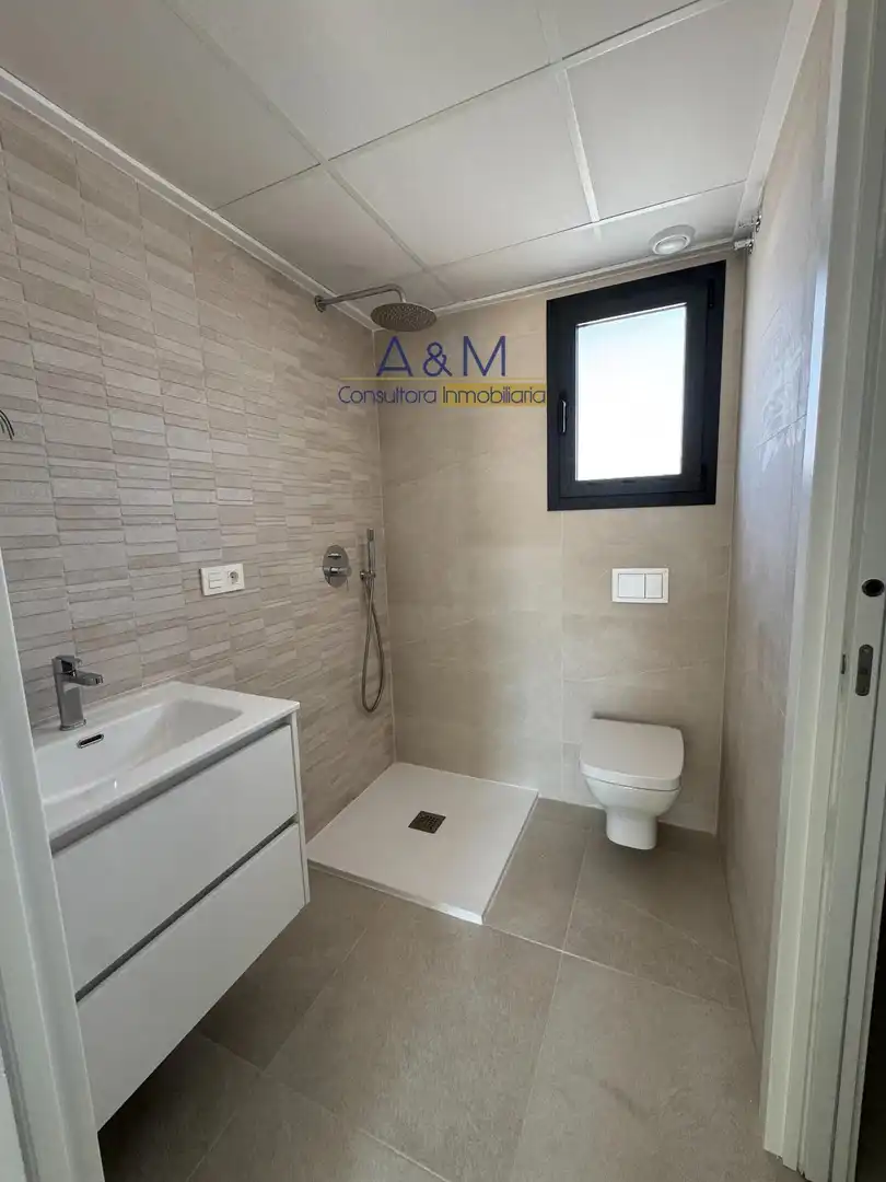 Bany de Casa adosada en venda en Santa Pola amb Aire condicionat, Piscina i Forn