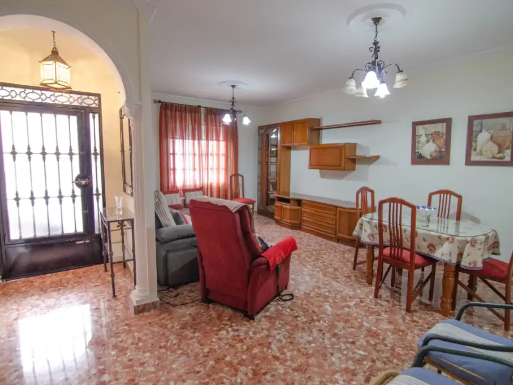 Casa adosada de alquiler en La Rinconada