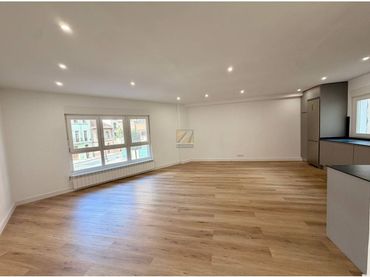 Piso con ascensor en venta en Avenida PUMARIN