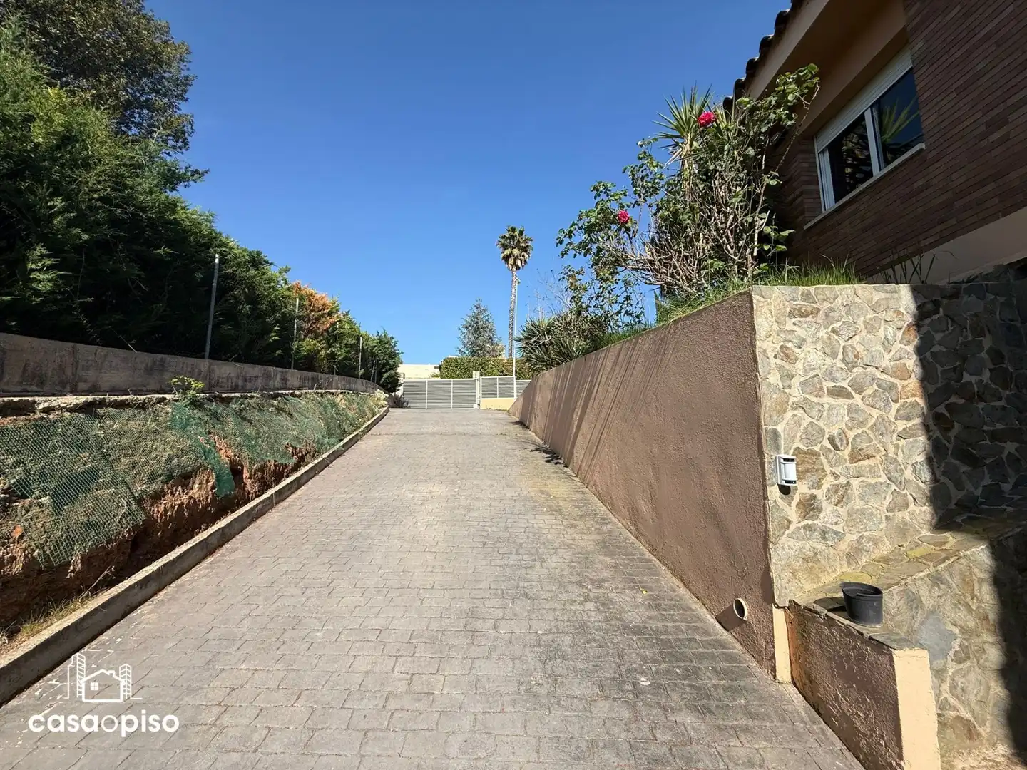 Vista exterior de Casa o chalet en venta en Sabadell con Aire acondicionado, Calefacción y Jardín privado